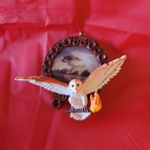 Hallmark 2010 Legends of the Guardians Ornament (303) - Picture 1 of 4